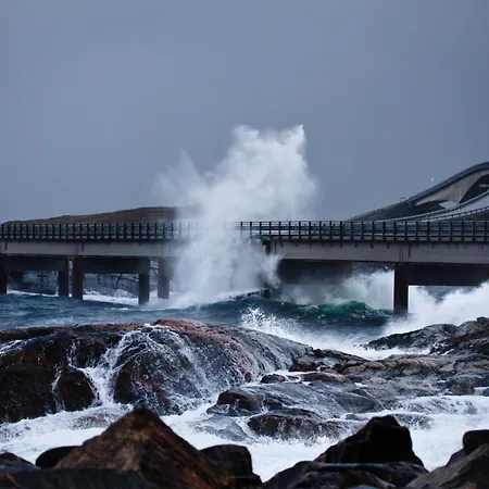 Meget Sentral Romslig 2-roms Kristiansund
